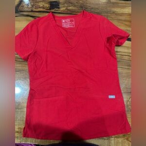 Figs 2 pocket scrub top
